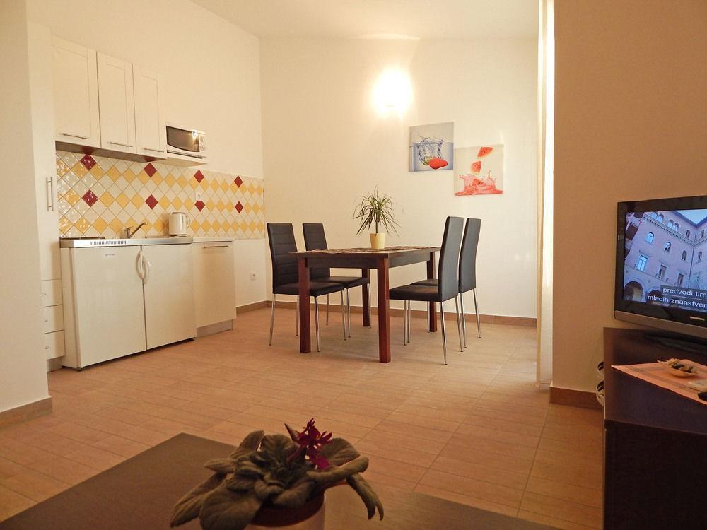 Apartments Vukovic Podstrana Exterior photo